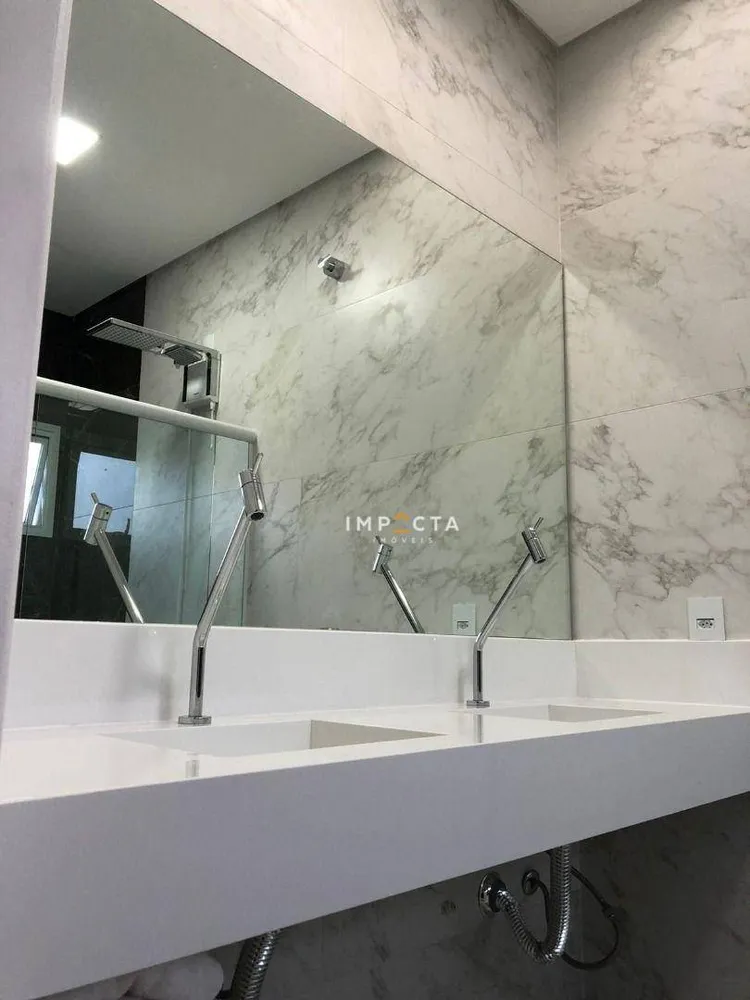 Casa, 4 quartos, 220 m² - Foto 1