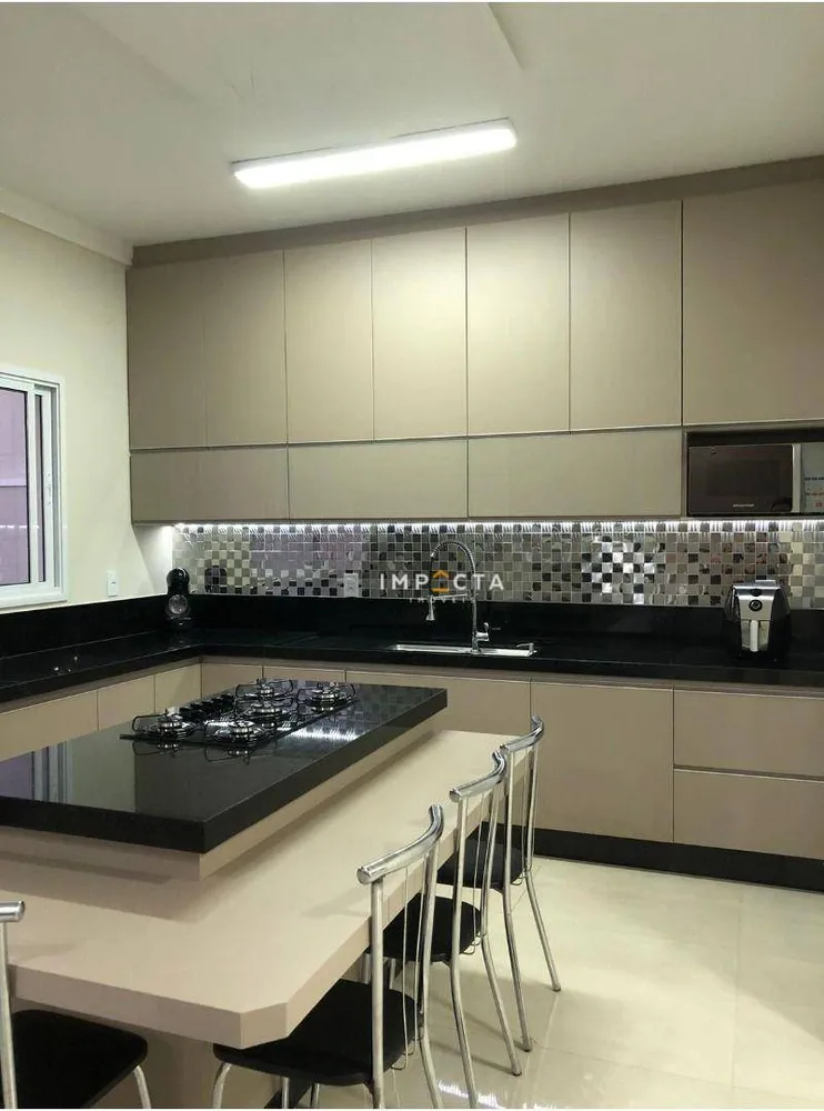 Casa, 4 quartos, 220 m² - Foto 6