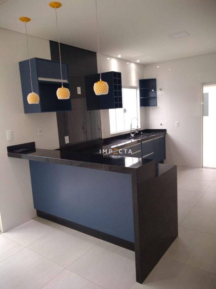 Casa, 3 quartos, 226 m² - Foto 1