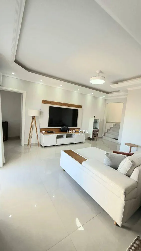 Casa, 3 quartos, 288 m² - Foto 1