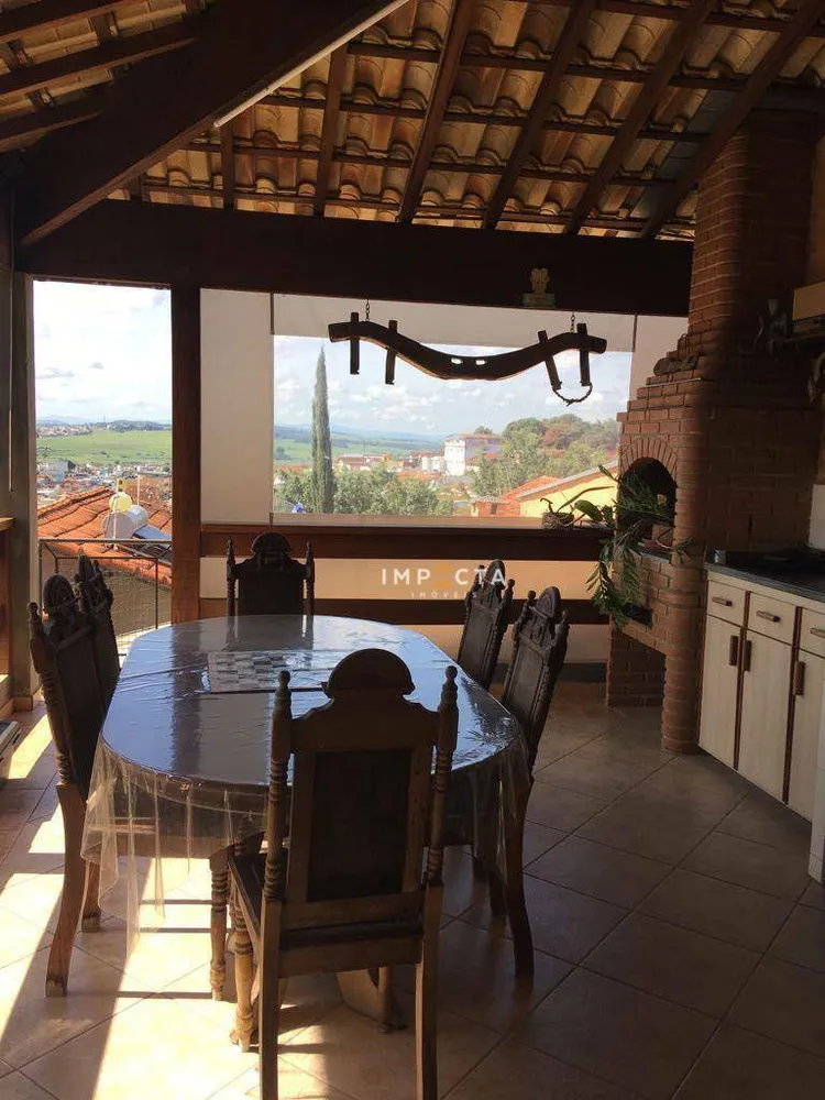 Casa, 3 quartos, 238 m² - Foto 2
