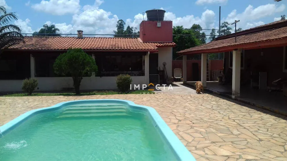 Chácara, 3 quartos, 1008 m² - Foto 1