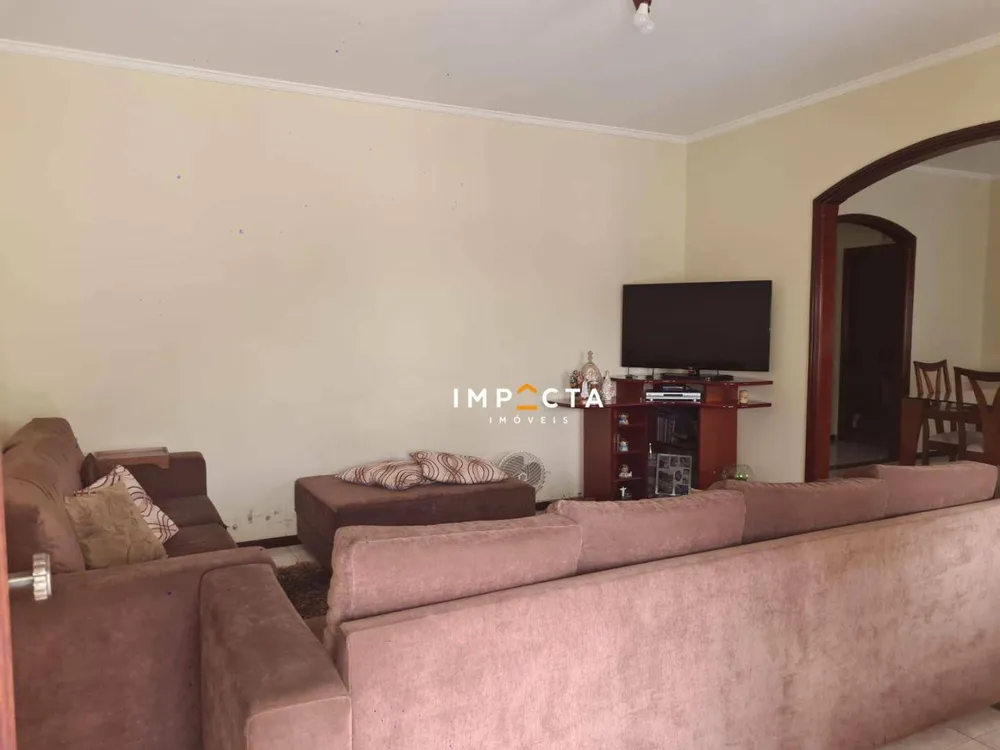 Casa, 3 quartos, 202 m² - Foto 1