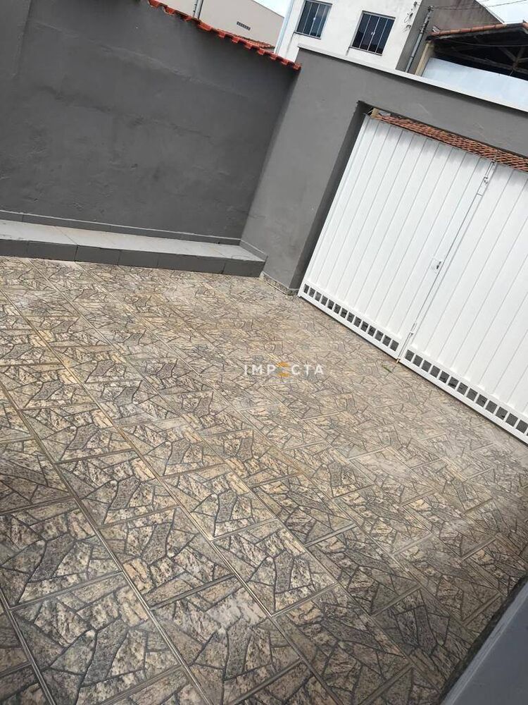 Casa à venda com 3 quartos, 138m² - Foto 4