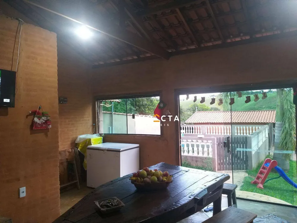 Chácara, 3 quartos, 1300 m² - Foto 1