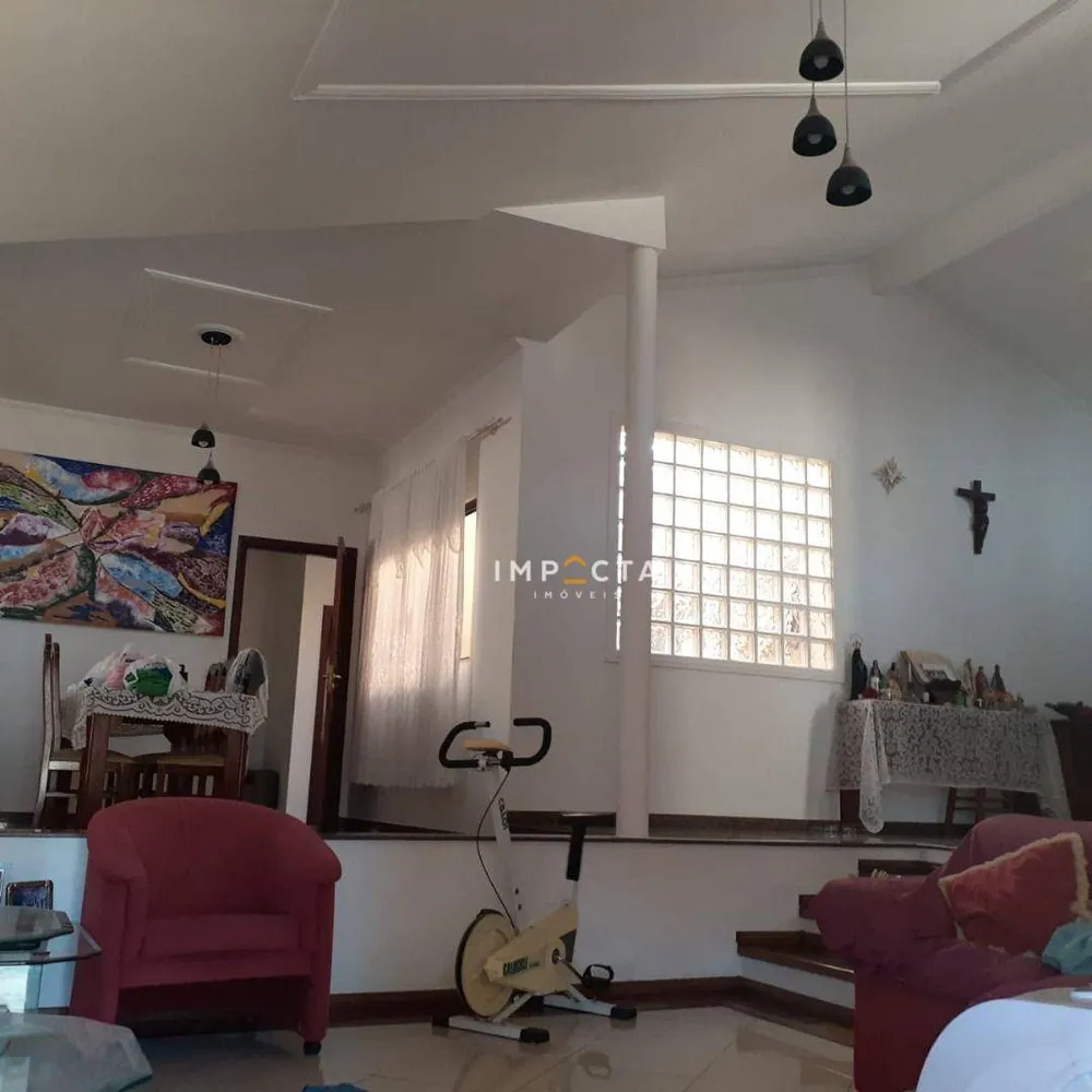 Casa, 4 quartos, 273 m² - Foto 1