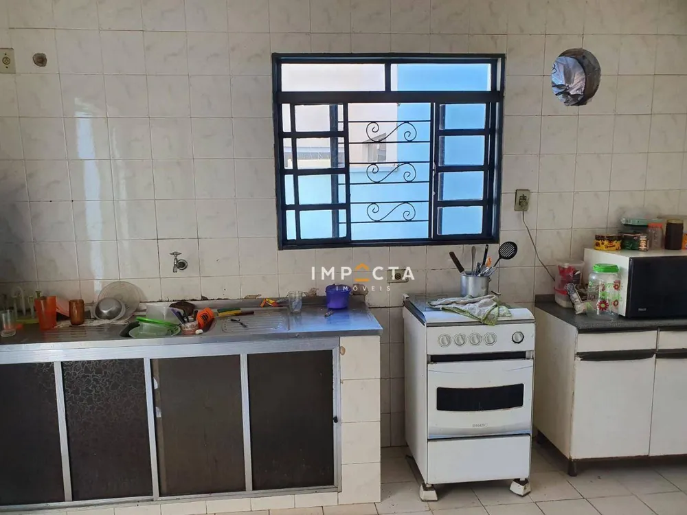 Casa, 4 quartos, 273 m² - Foto 2