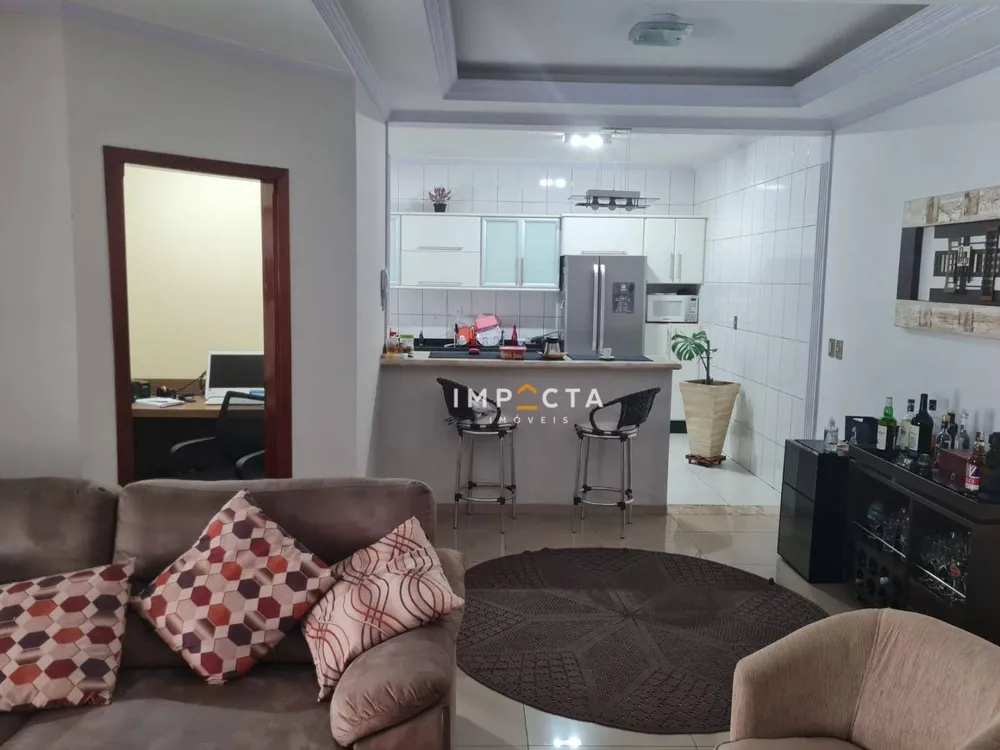 Casa, 2 quartos, 211 m² - Foto 3