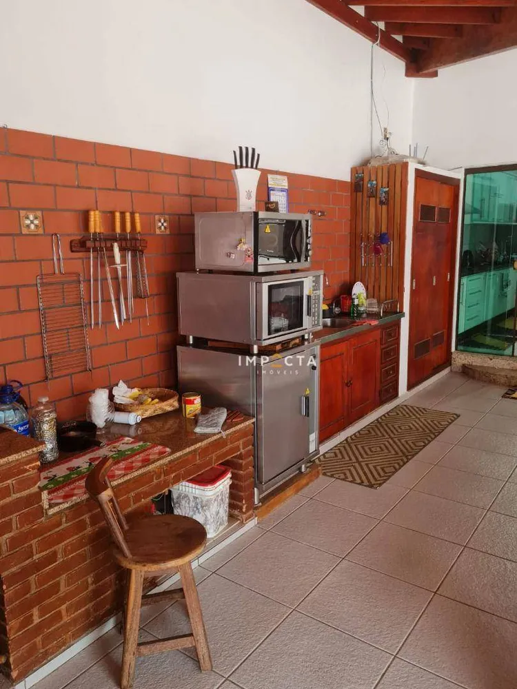 Casa, 2 quartos, 211 m² - Foto 1