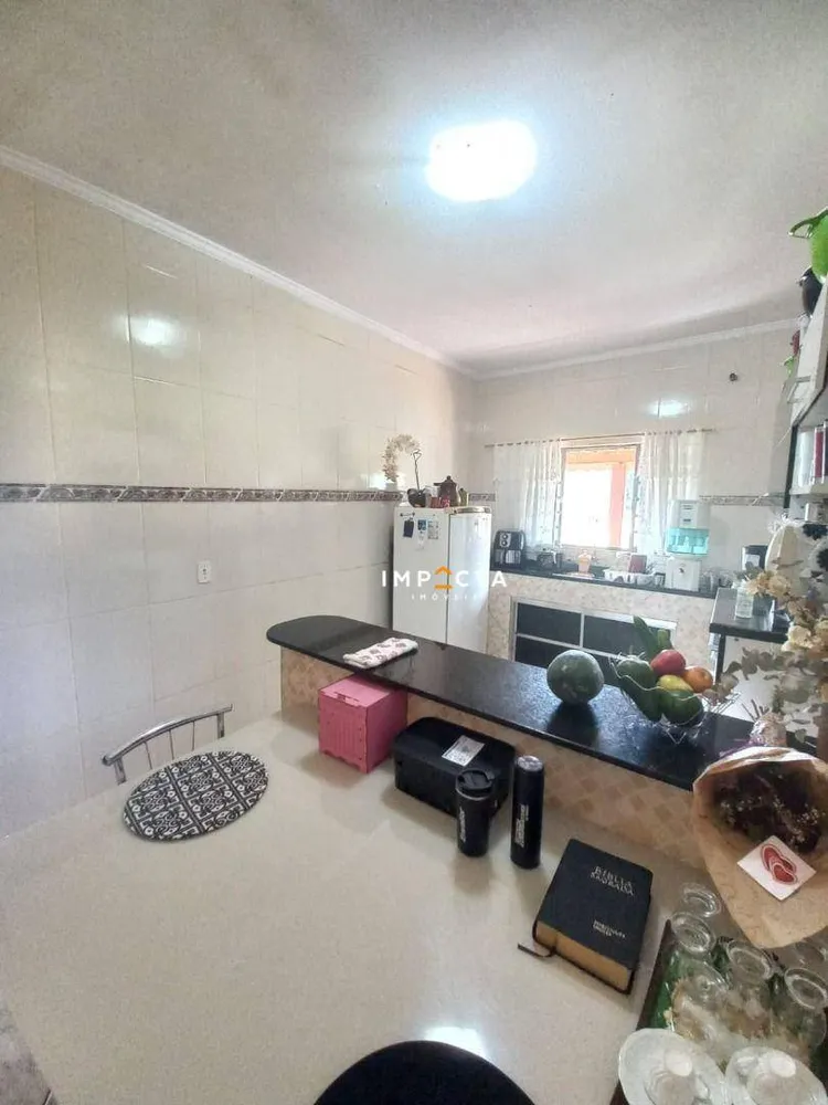 Chácara, 3 quartos, 1700 m² - Foto 1