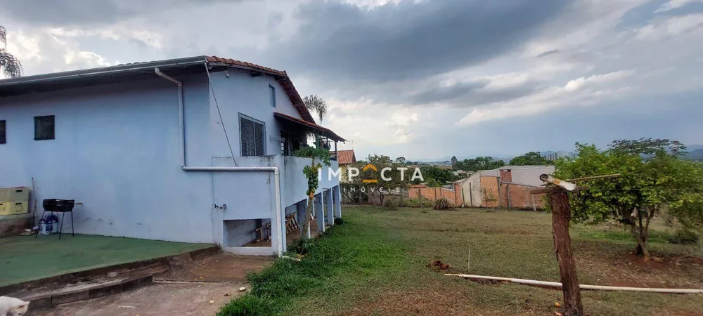 Chácara, 2 quartos, 1311 m² - Foto 1