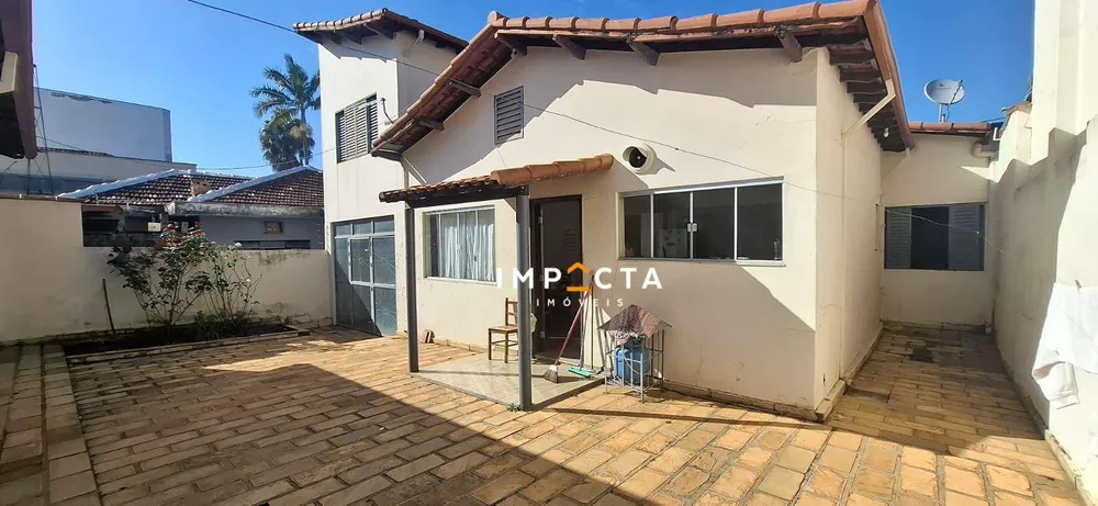 Casa, 5 quartos, 255 m² - Foto 2