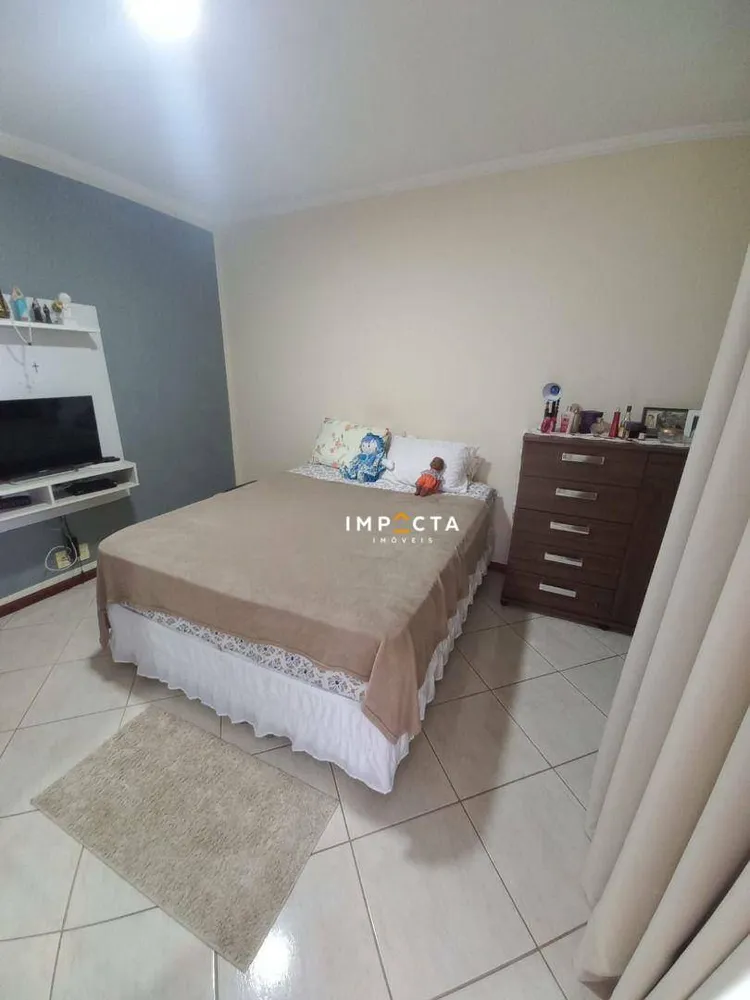 Casa, 3 quartos, 192 m² - Foto 1