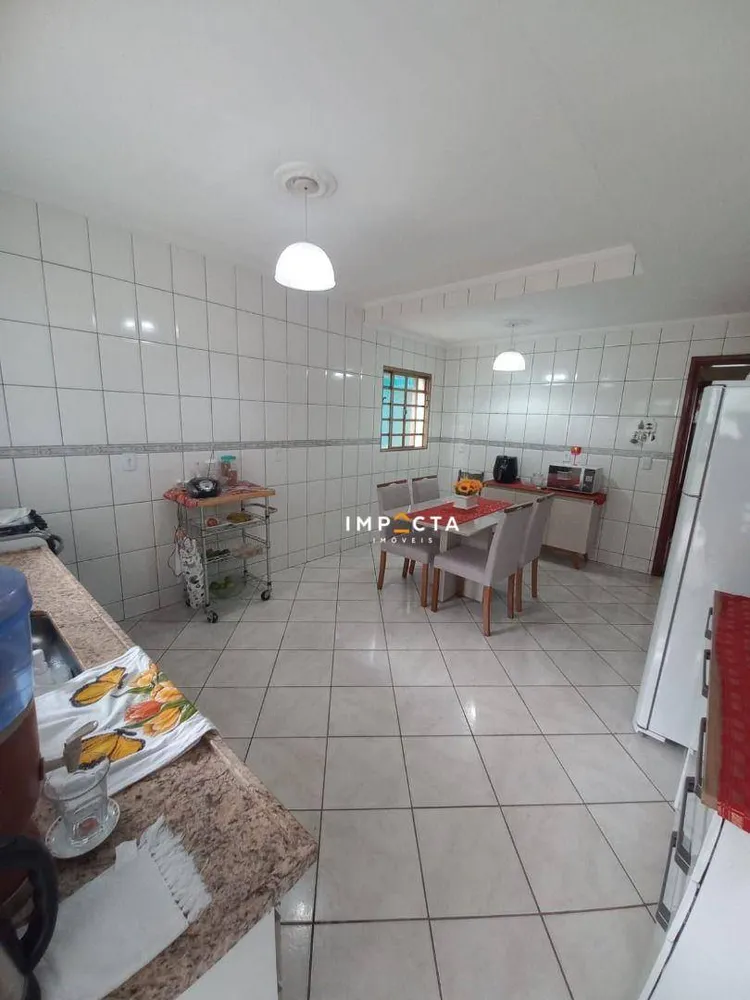 Casa, 3 quartos, 192 m² - Foto 2