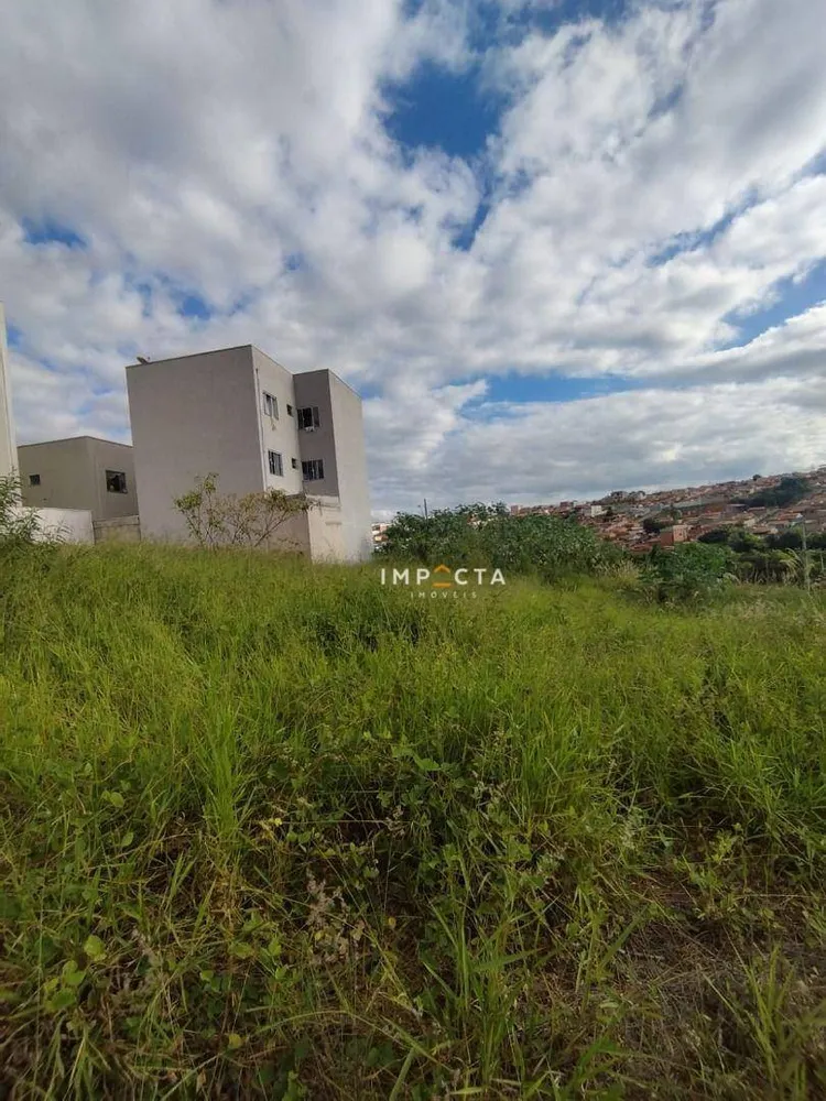 Terreno, 240 m² - Foto 1
