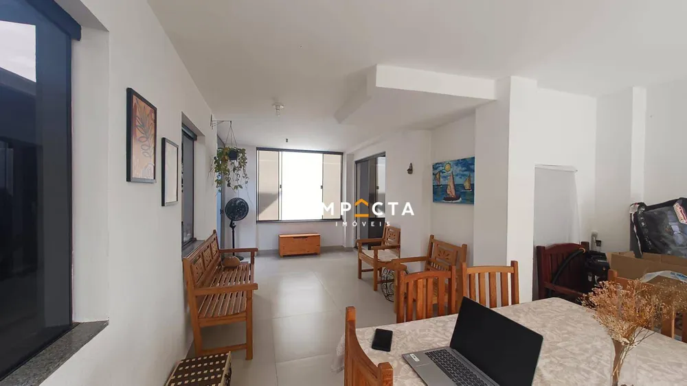 Casa, 5 quartos, 226 m² - Foto 2