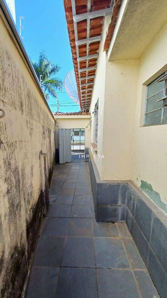 Casa à venda com 2 quartos, 74m² - Foto 2