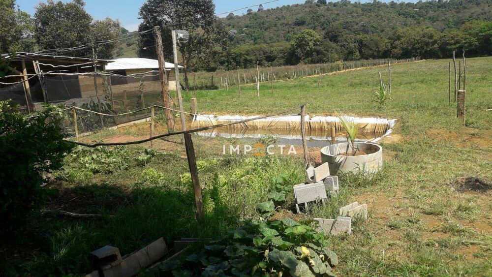 Chácara à venda com 3 quartos, 100m² - Foto 2