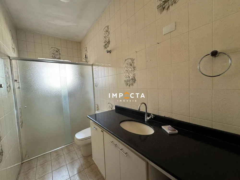 Casa, 5 quartos, 195 m² - Foto 2
