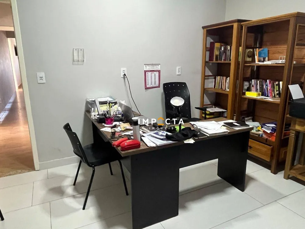 Casa, 3 quartos, 253 m² - Foto 4