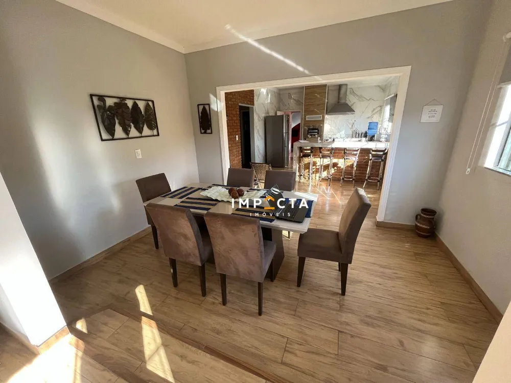 Casa, 3 quartos, 253 m² - Foto 2