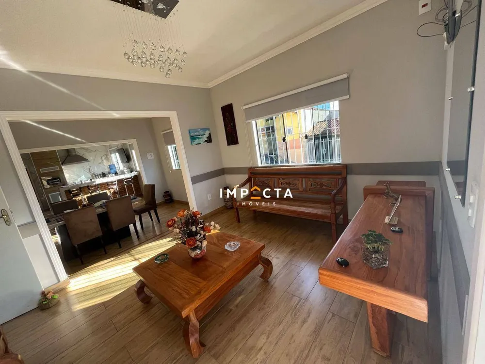 Casa, 3 quartos, 253 m² - Foto 1
