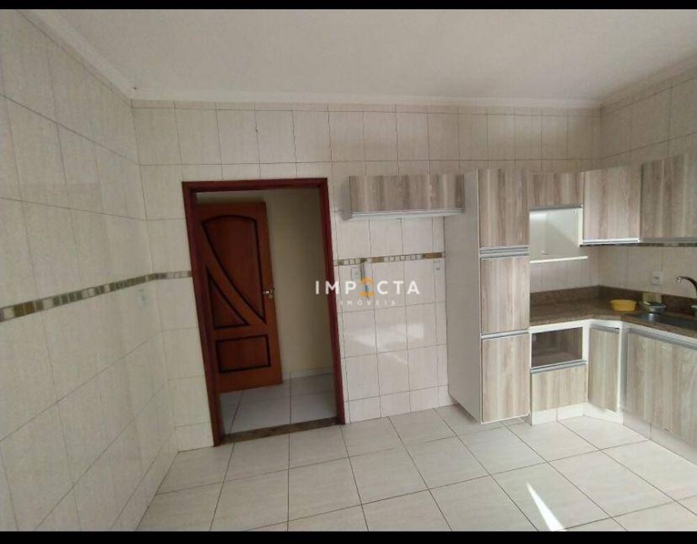 Casa à venda com 3 quartos, 147m² - Foto 3