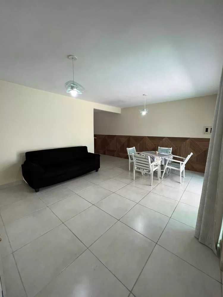 Casa à venda com 4 quartos, 300m² - Foto 4