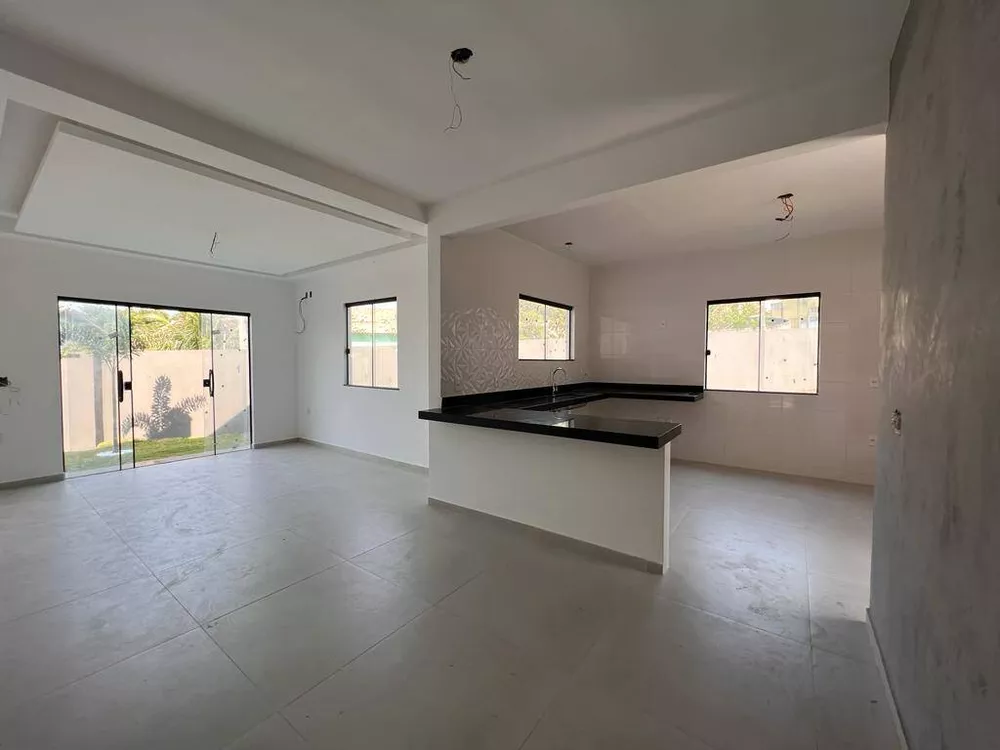 Casa à venda com 3 quartos, 326m² - Foto 4