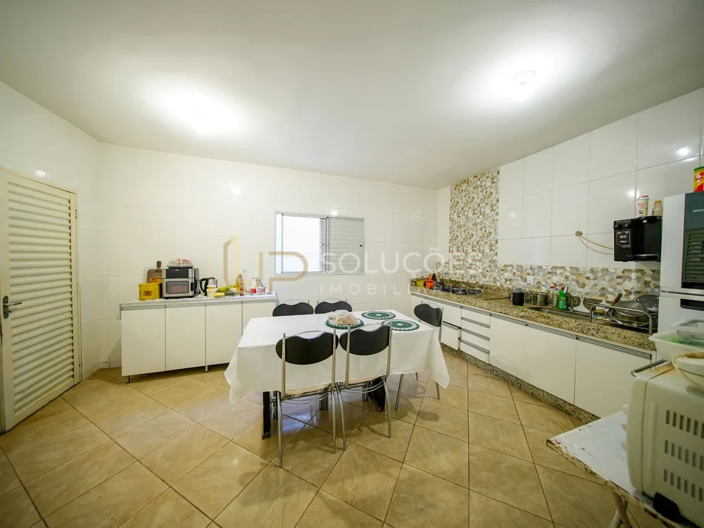 Casa, 4 quartos, 280 m² - Foto 2