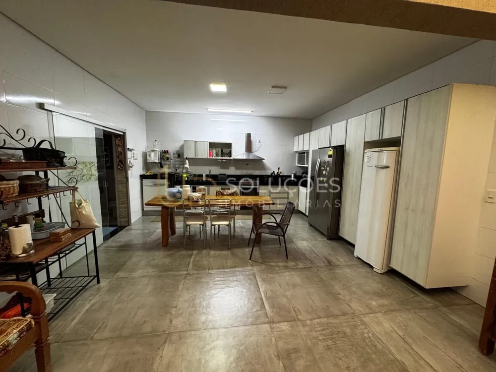 Casa, 3 quartos, 300 m² - Foto 3