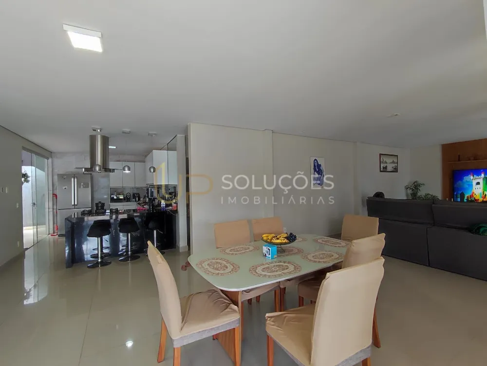Casa, 3 quartos, 280 m² - Foto 2