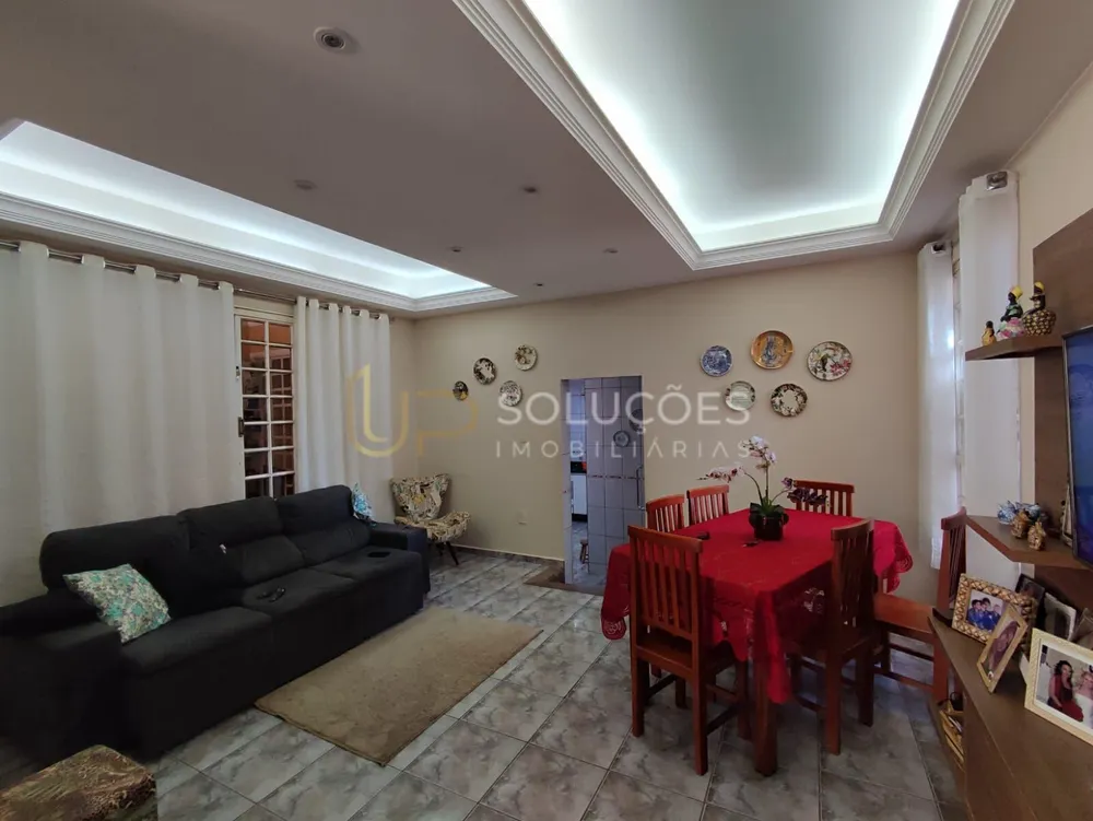 Casa, 4 quartos, 266 m² - Foto 3