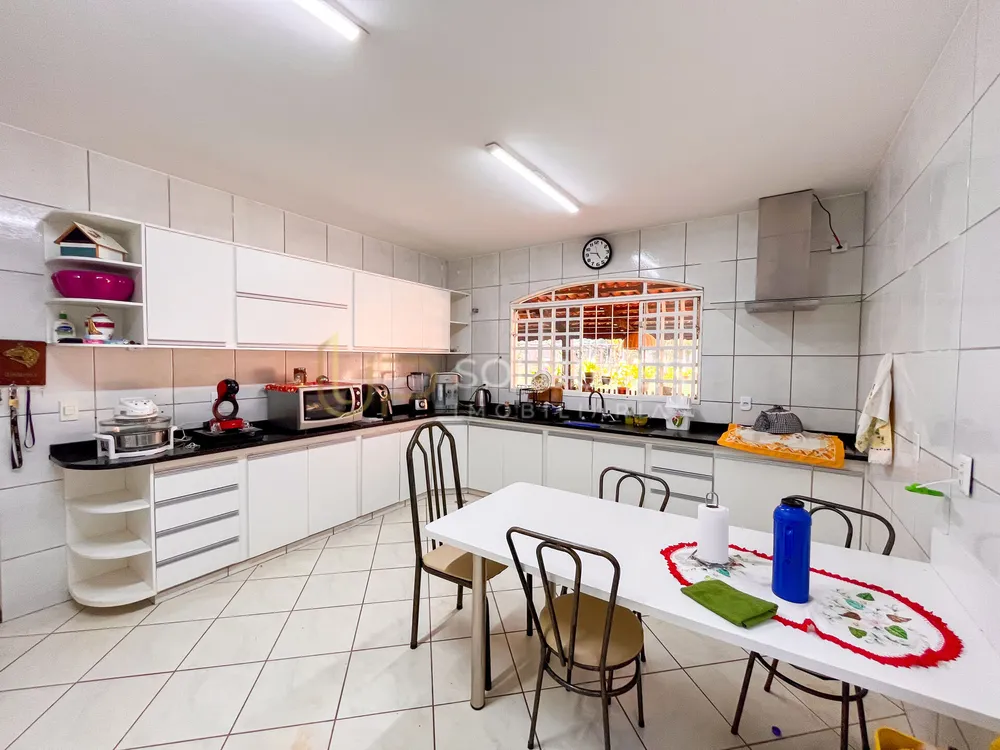 Casa, 3 quartos, 261 m² - Foto 4