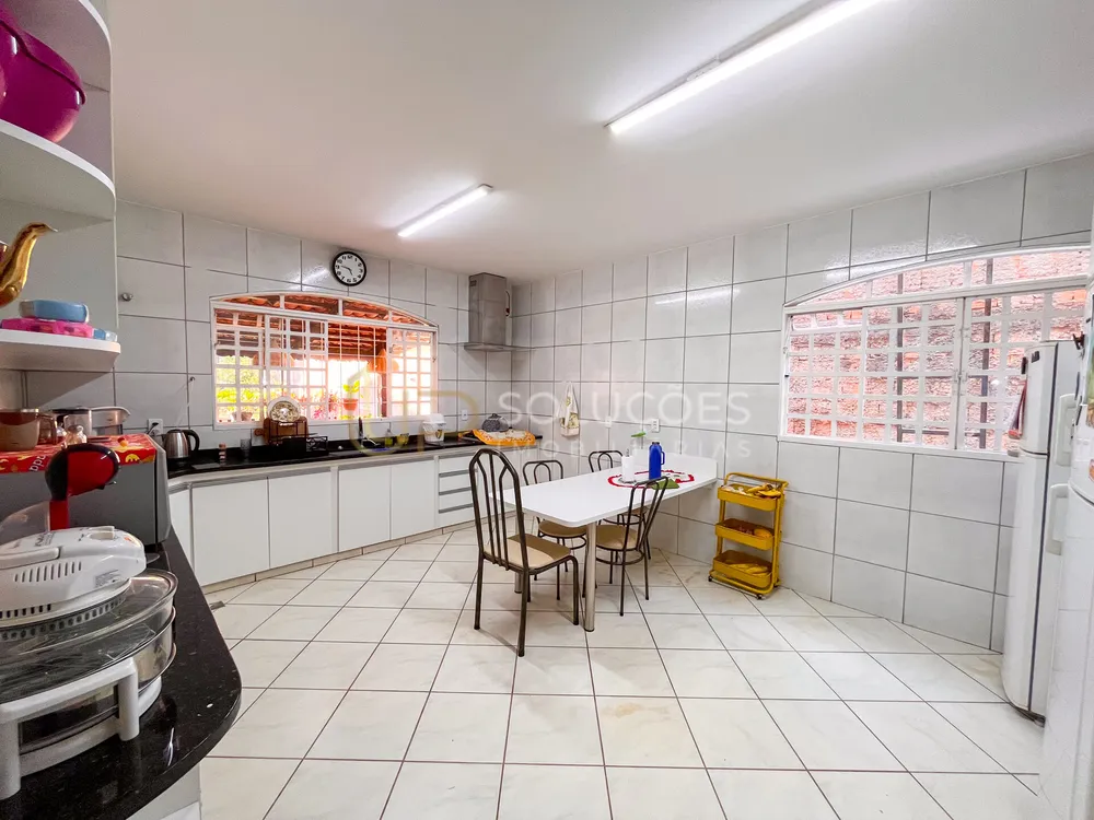 Casa, 3 quartos, 261 m² - Foto 3