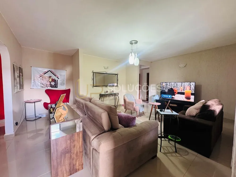 Casa, 3 quartos, 690 m² - Foto 1