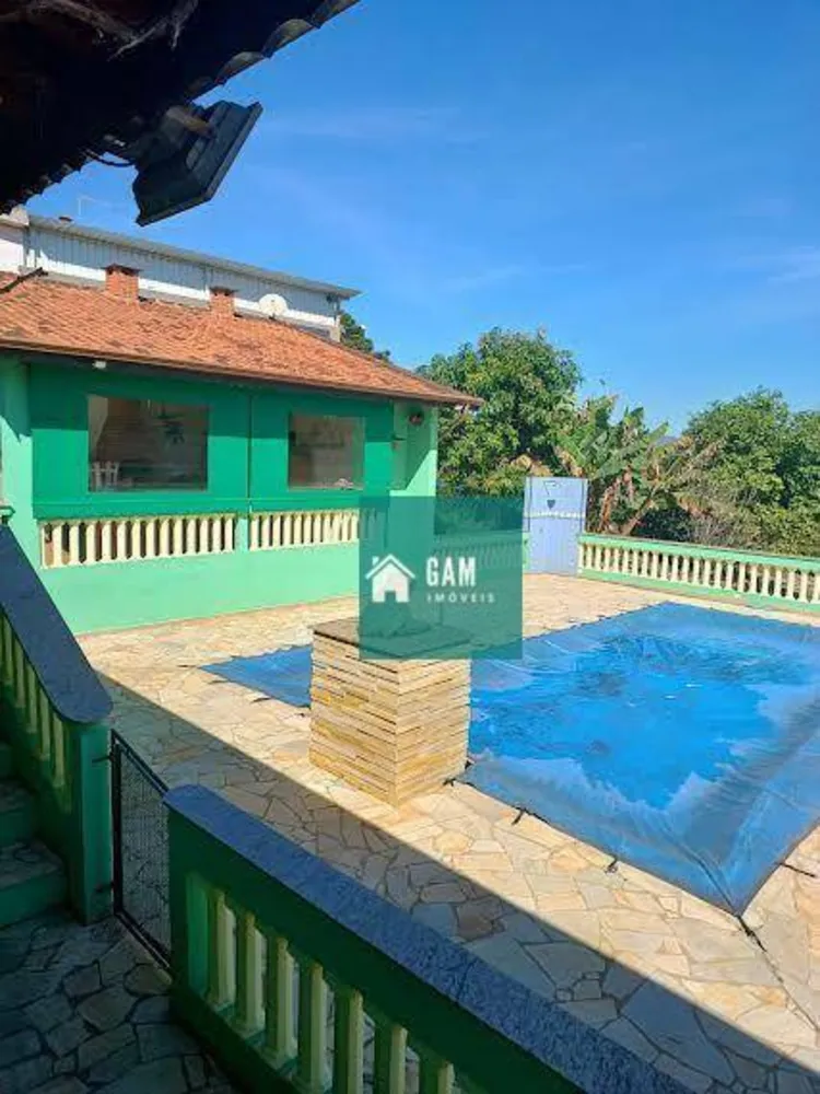 Chácara, 3 quartos, 1610 m² - Foto 1