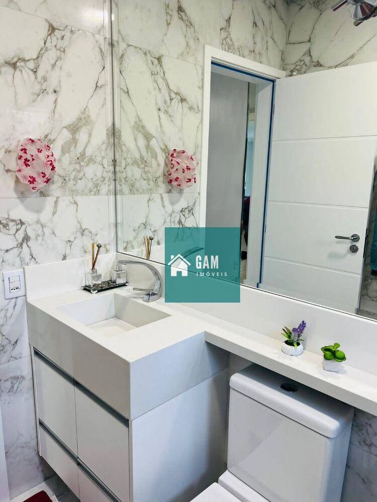 Sobrado à venda com 3 quartos, 320m² - Foto 1