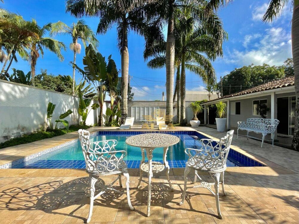 Casa, 4 quartos, 220 m² - Foto 1
