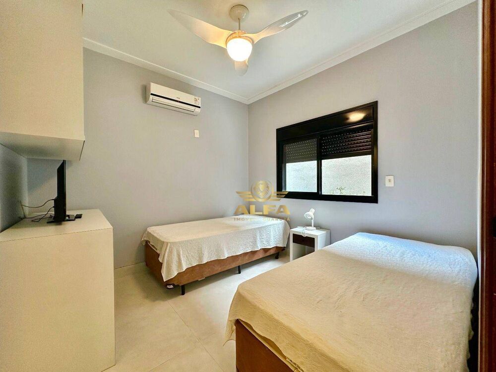 Casa de Condomínio à venda com 6 quartos, 300m² - Foto 3