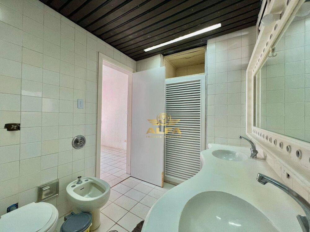 Apartamento à venda com 3 quartos, 200m² - Foto 19