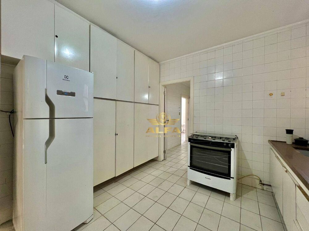 Apartamento à venda com 3 quartos, 200m² - Foto 23