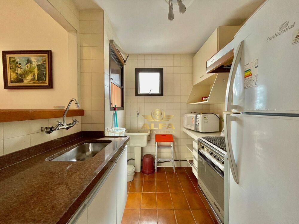 Apartamento à venda com 3 quartos, 130m² - Foto 2