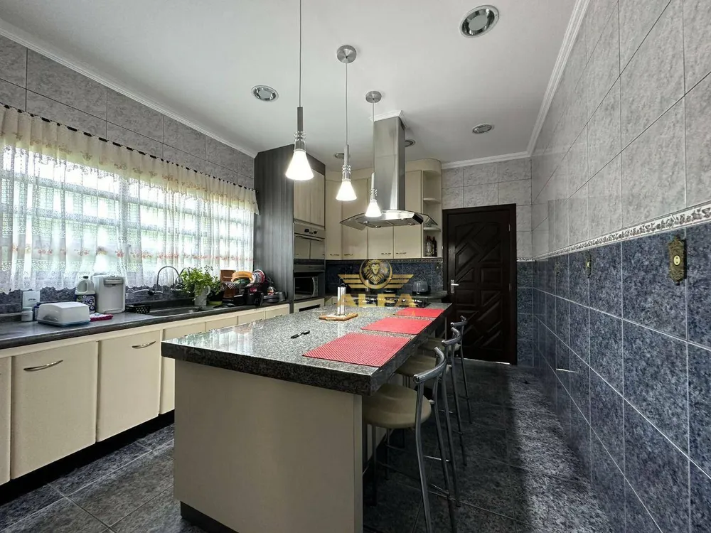 Casa, 9 quartos, 328 m² - Foto 2