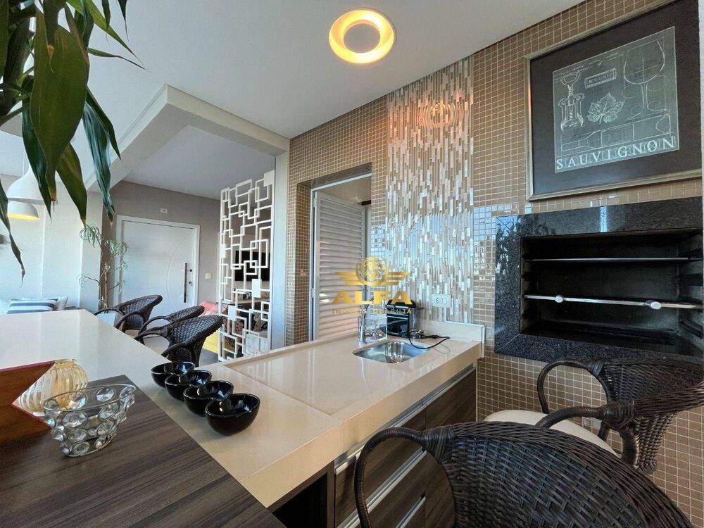 Apartamento à venda com 3 quartos, 132m² - Foto 1