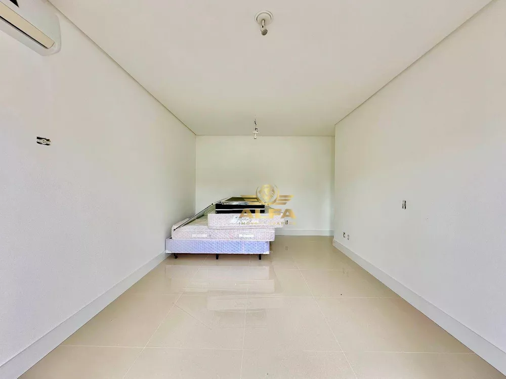 Casa de Condomínio à venda com 6 quartos, 600m² - Foto 24
