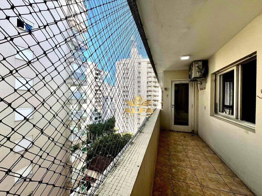 Apartamento à venda com 3 quartos, 131m² - Foto 7
