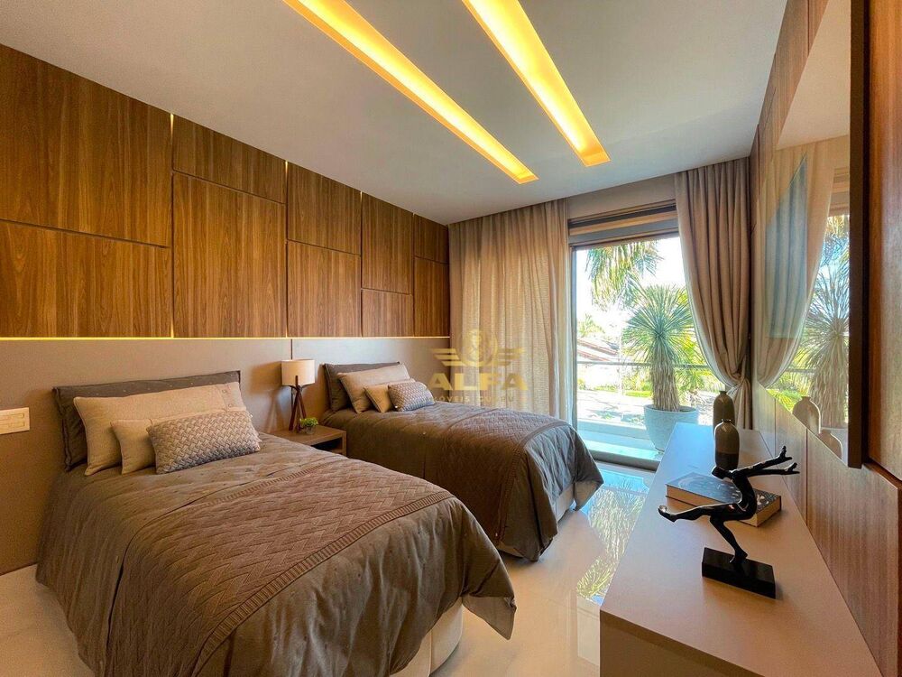Casa de Condomínio à venda com 9 quartos, 1700m² - Foto 2