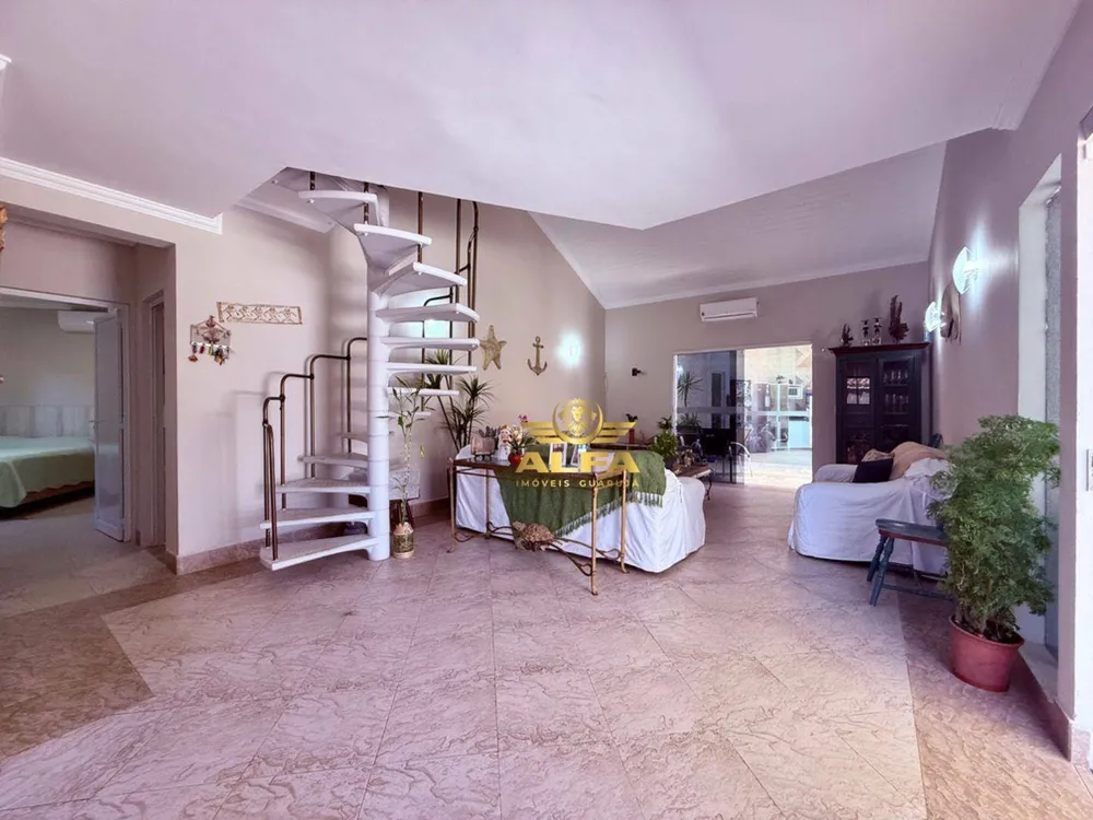 Casa, 6 quartos, 228 m² - Foto 1