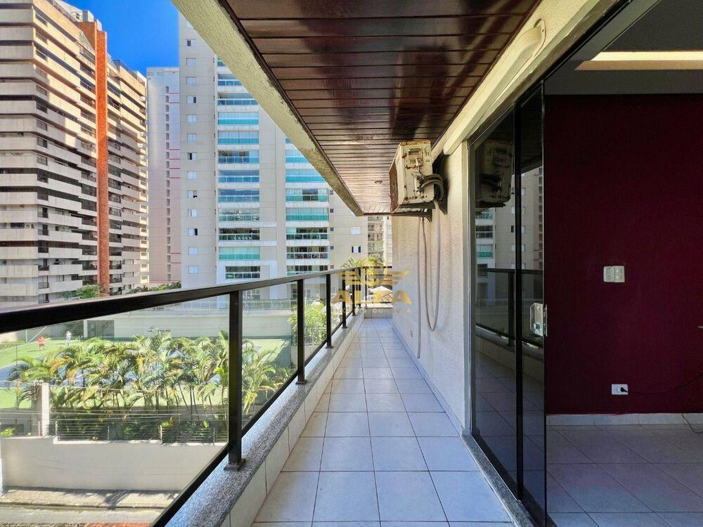 Apartamento à venda com 3 quartos, 131m² - Foto 1